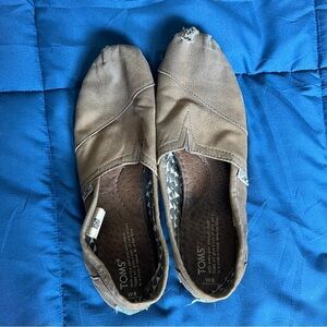 Toms | Size 8 Brown Canvas Shoes — Pre-Loved & Comfortable Casuals